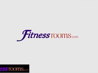 Fitness Rooms sexually aroused Gym Chick Fucks Personal Trainer in Instructional clip